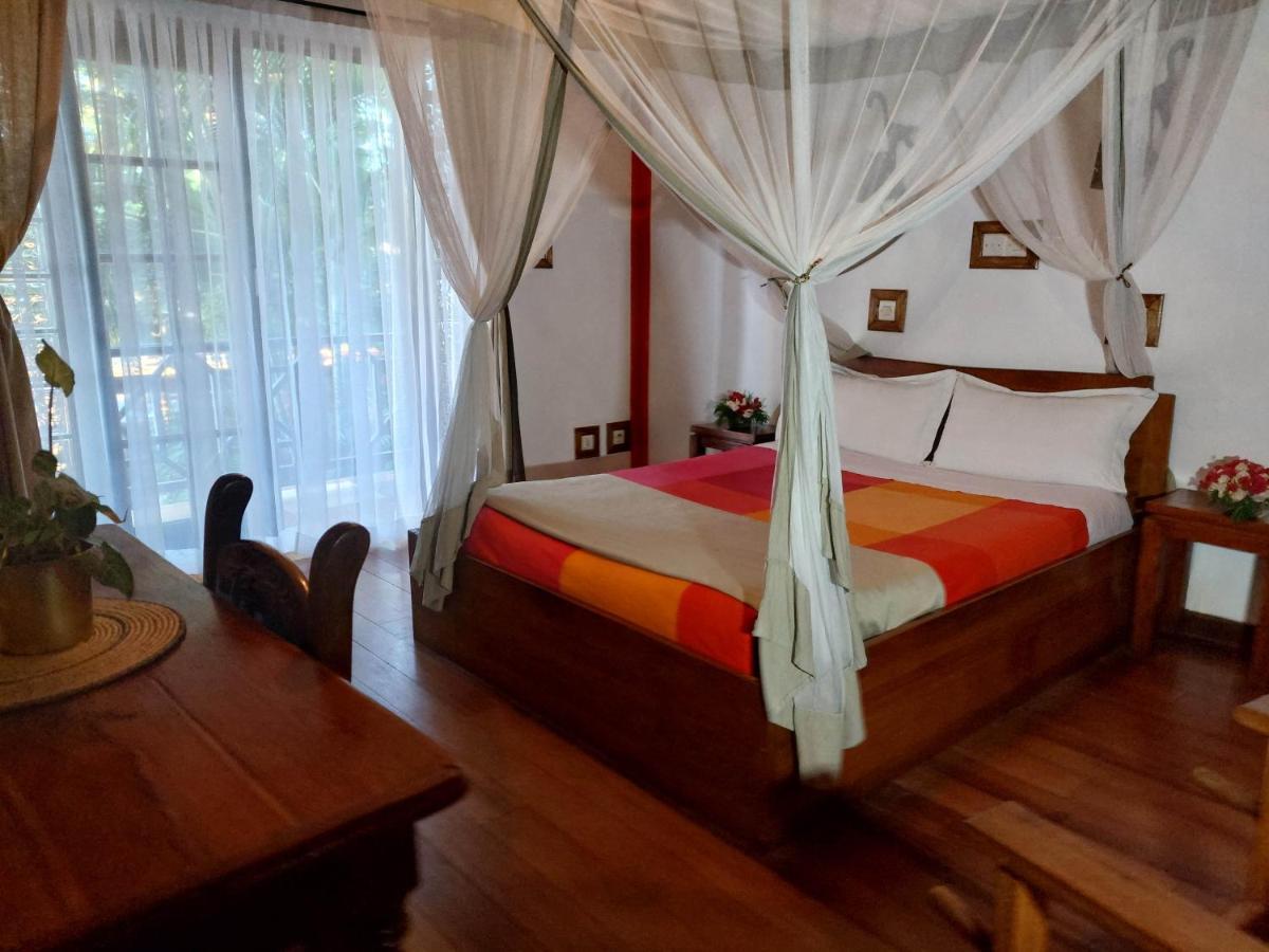 Island Continent Hotel Ivato  Zewnętrze zdjęcie