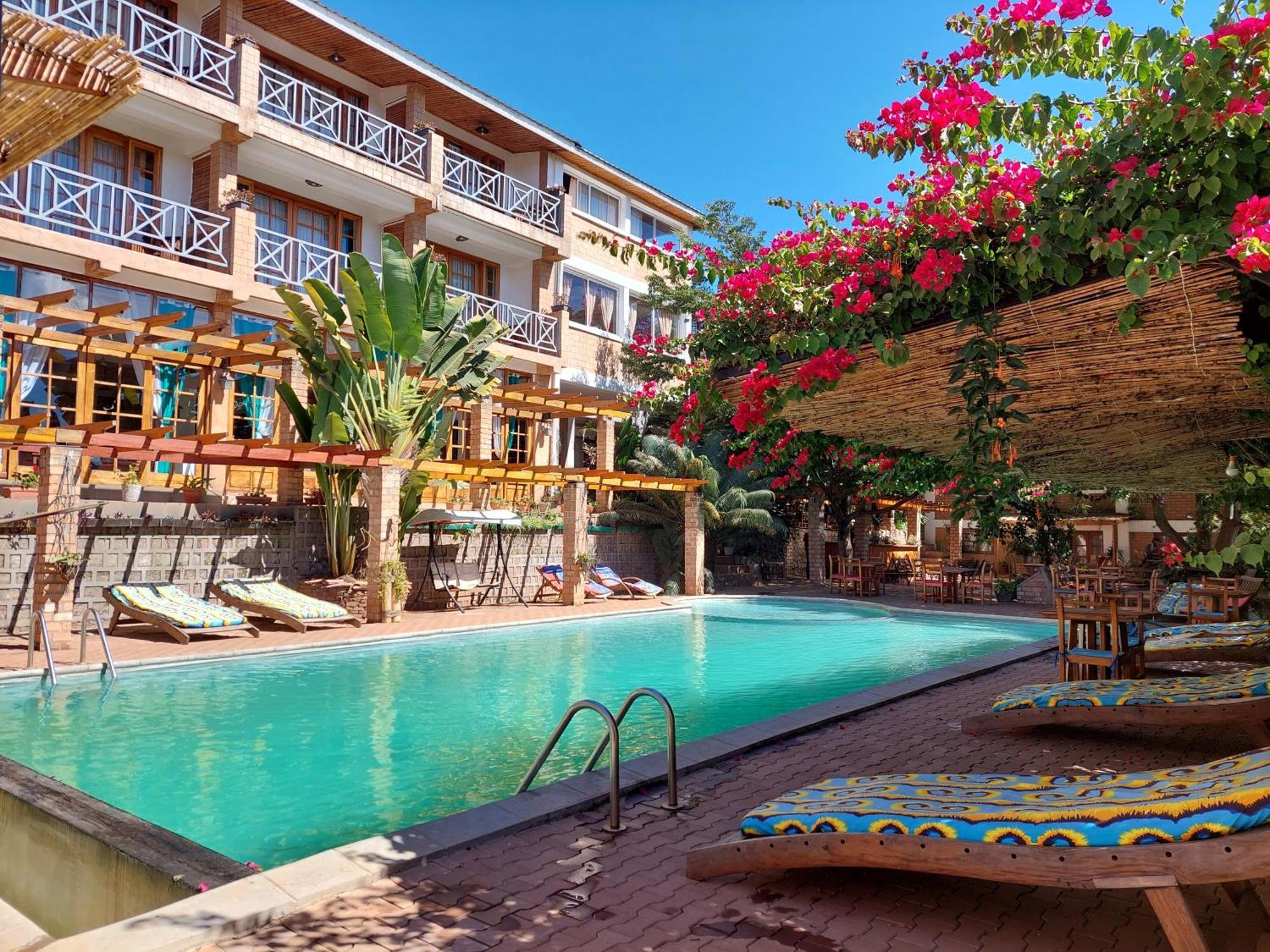 Island Continent Hotel Ivato  Zewnętrze zdjęcie