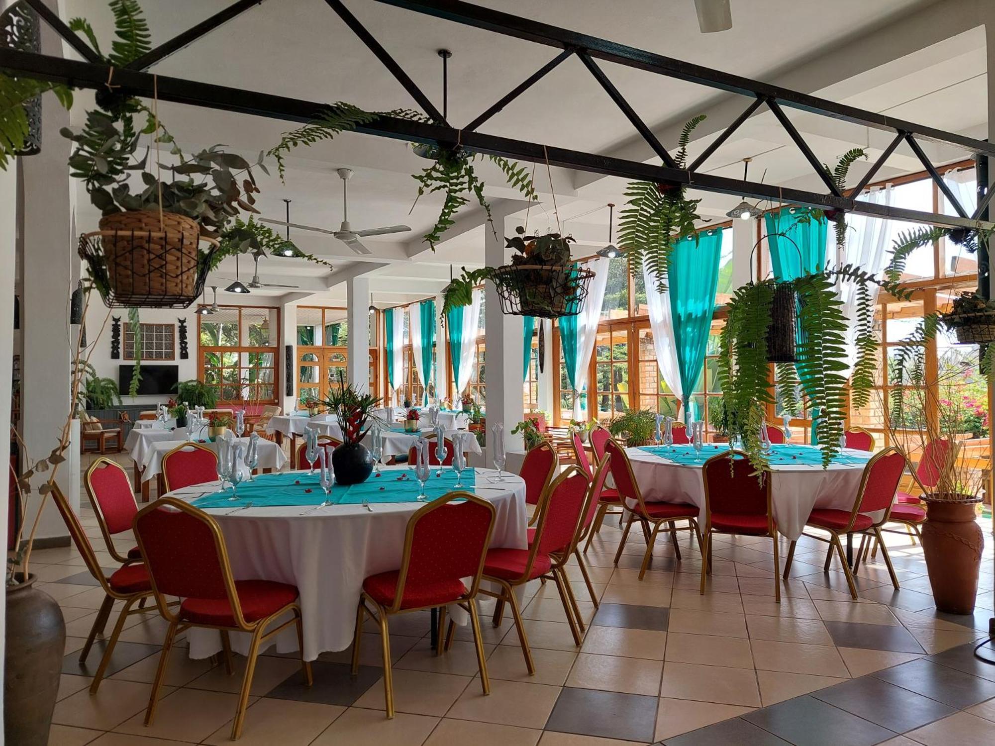 Island Continent Hotel Ivato  Zewnętrze zdjęcie