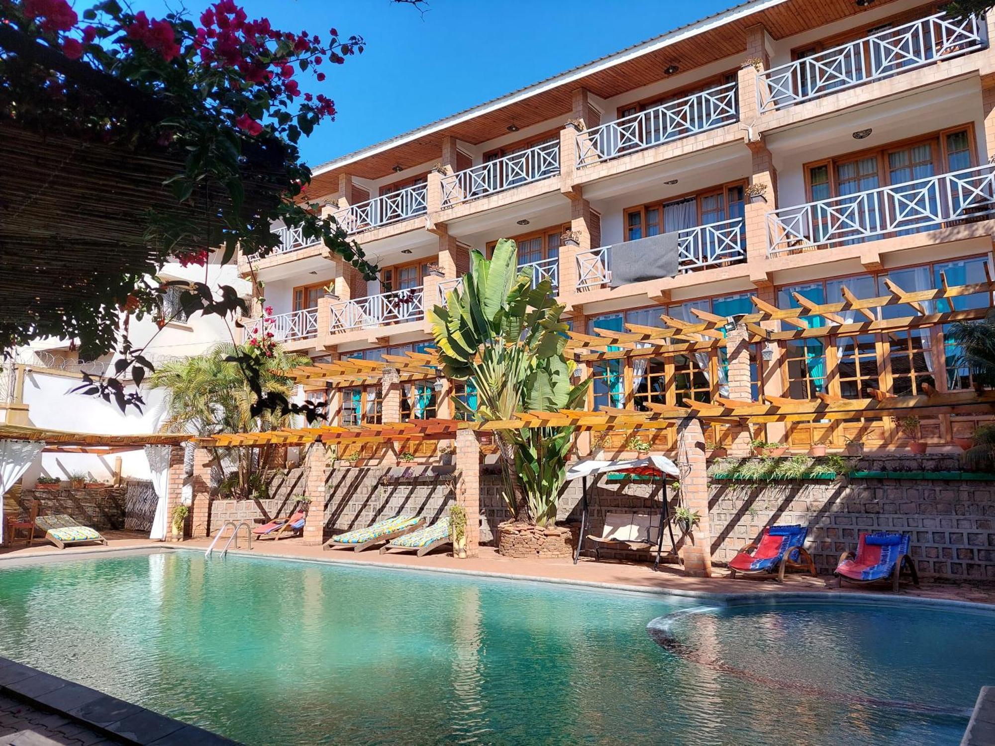 Island Continent Hotel Ivato  Zewnętrze zdjęcie